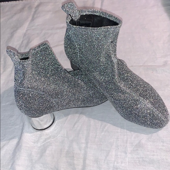JustFab Shoes - Just Fab Fabulous Silver Sparkle Booties!!